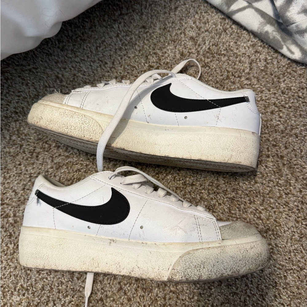 Nike Blazer Low Platform - Picture 3 of 5